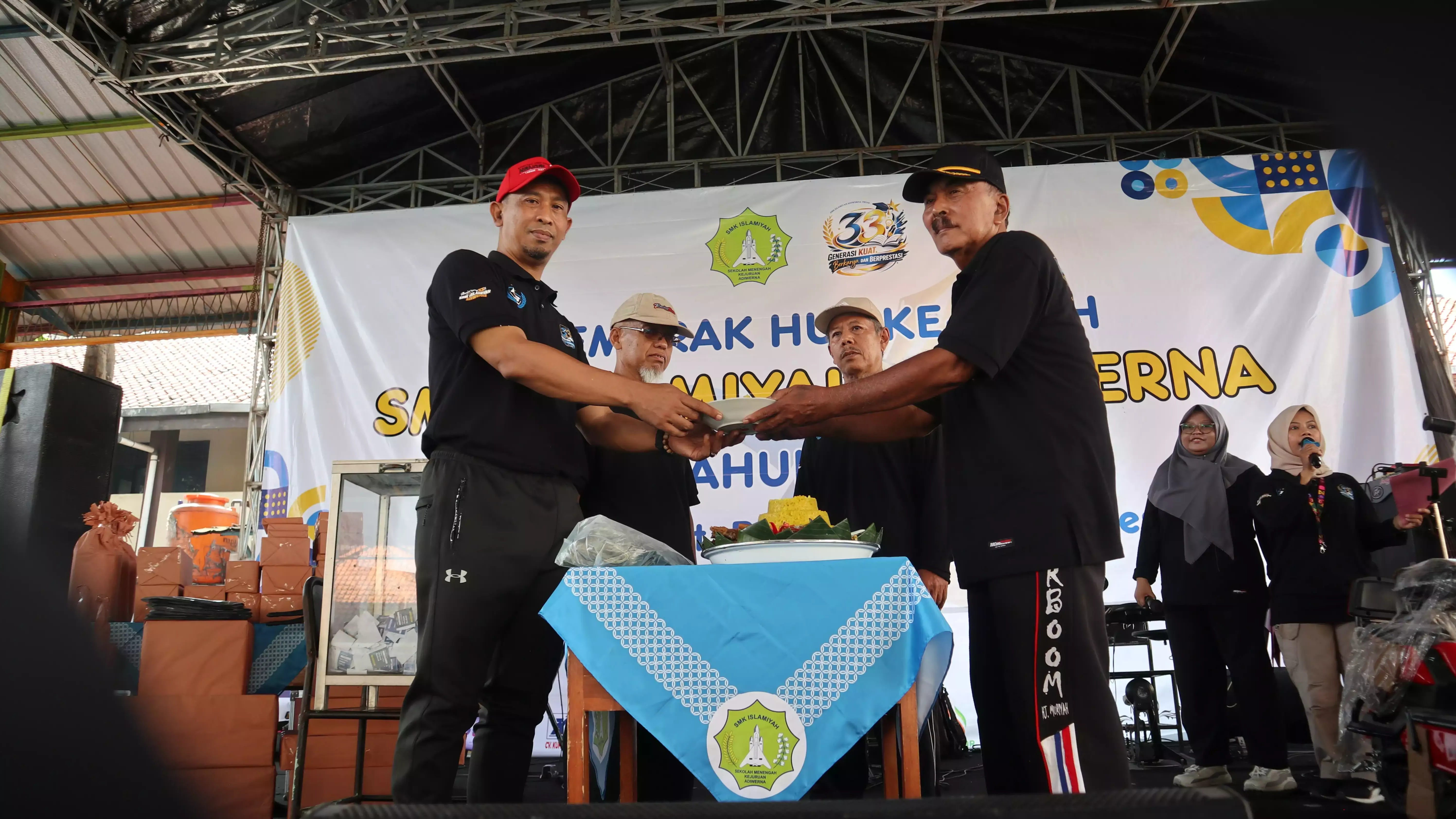 HUT KE-33